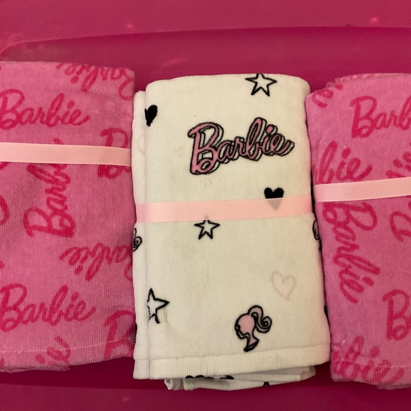 Barbie 3 Sets of 2 Pack Hand Towels New - Picture 2 of 2
